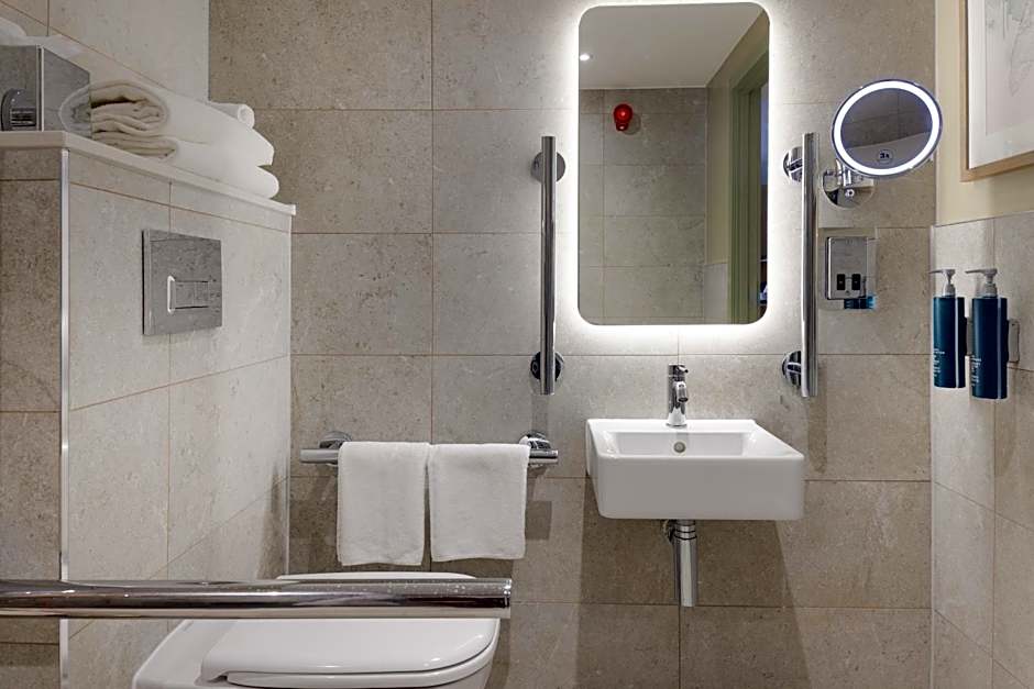 DoubleTree by Hilton Bristol North