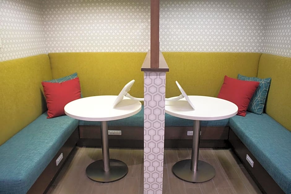 Hampton Inn & Suites Portland West