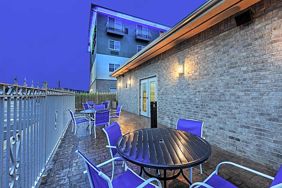 Holiday Inn Express Hotel and Suites Jenks By IHG