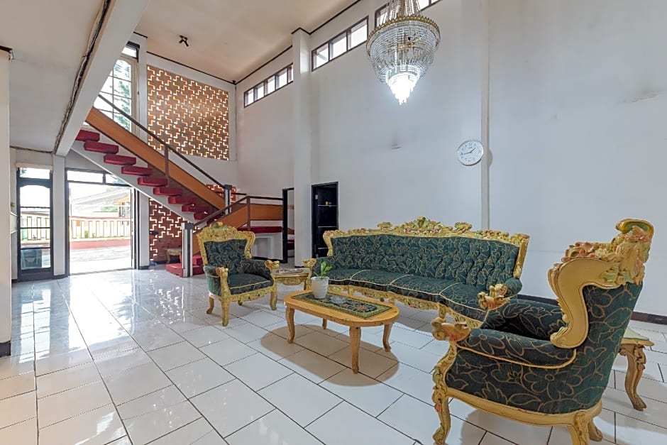 RedDoorz near Taman Kota Lapang Merdeka Sukabumi