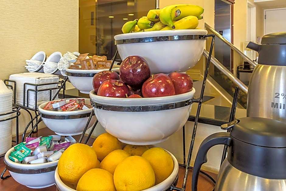 Comfort Inn & Suites LaGuardia Airport