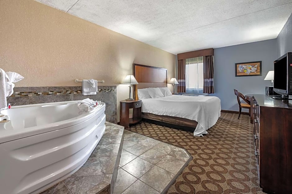 Econo Lodge Inn & Suites