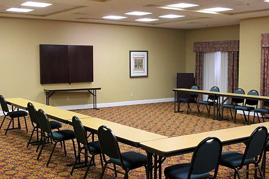 Holiday Inn Express & Suites Thomasville By IHG