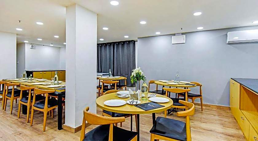 Super Townhouse The Royal Retreat