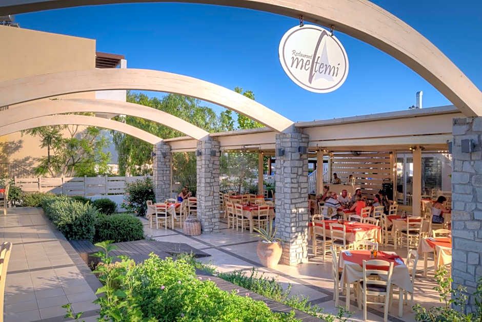 Matina Pefkos Aparthotel