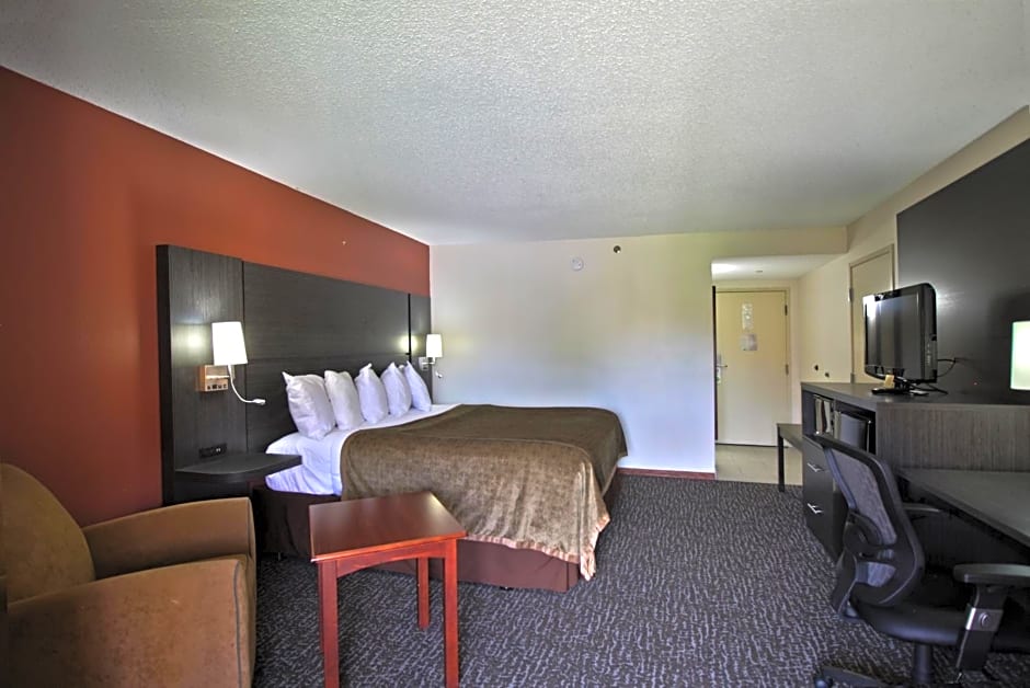 Chicago Club Inn & Suites