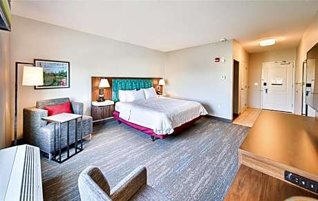 King Room with Accessible Tub - Mobility and Hearing Access/Non-Smoking