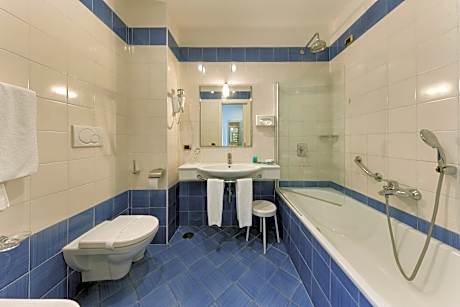 Double Room with Balcony and Sea View