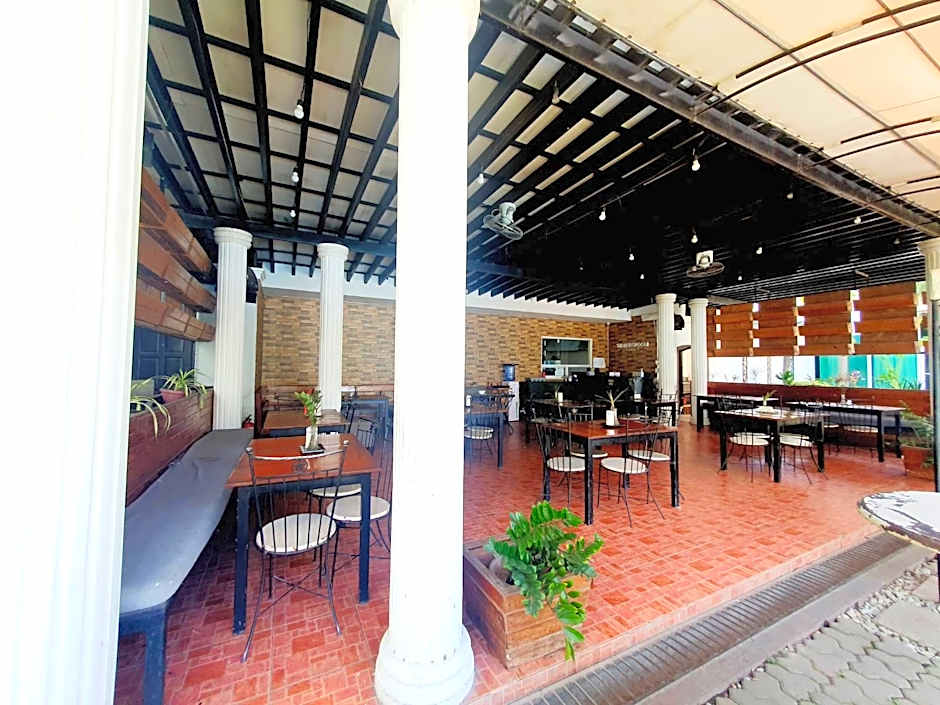 Hotel Euroasia by Bluebookers