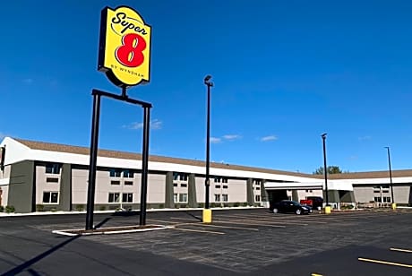 Super 8 by Wyndham South Holland