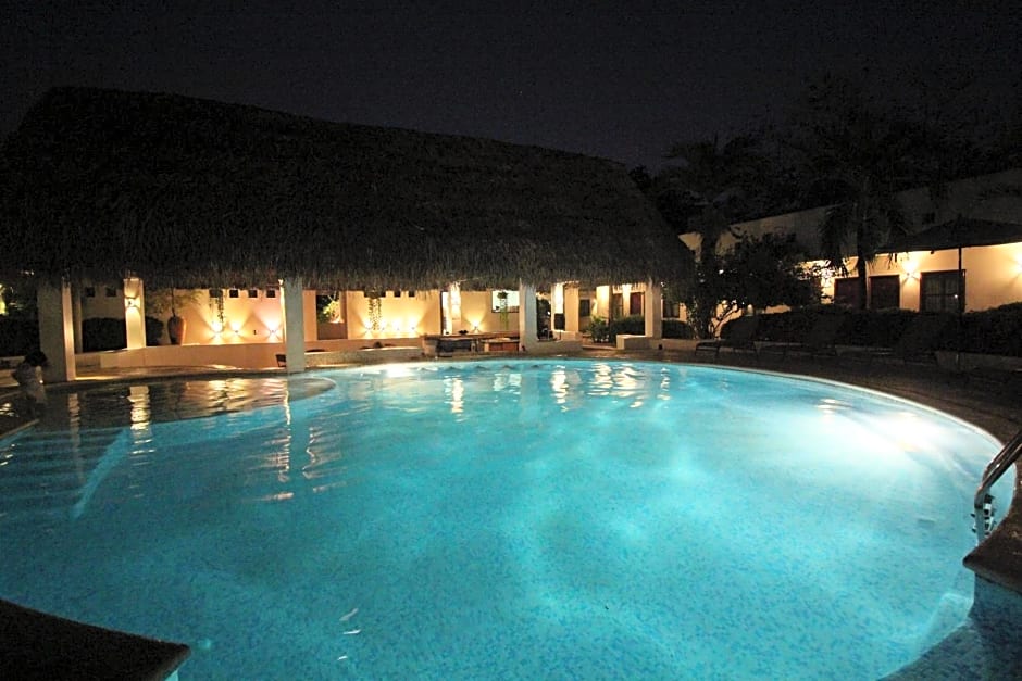 Villa Blanca Suites