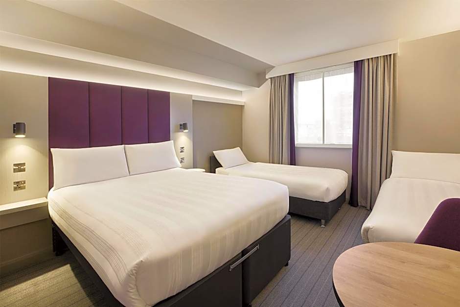 Premier Inn London Heathrow Airport T2 & T3 - Bath Road