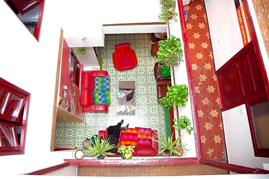 Home Youth Hostel by Feetup Hostels