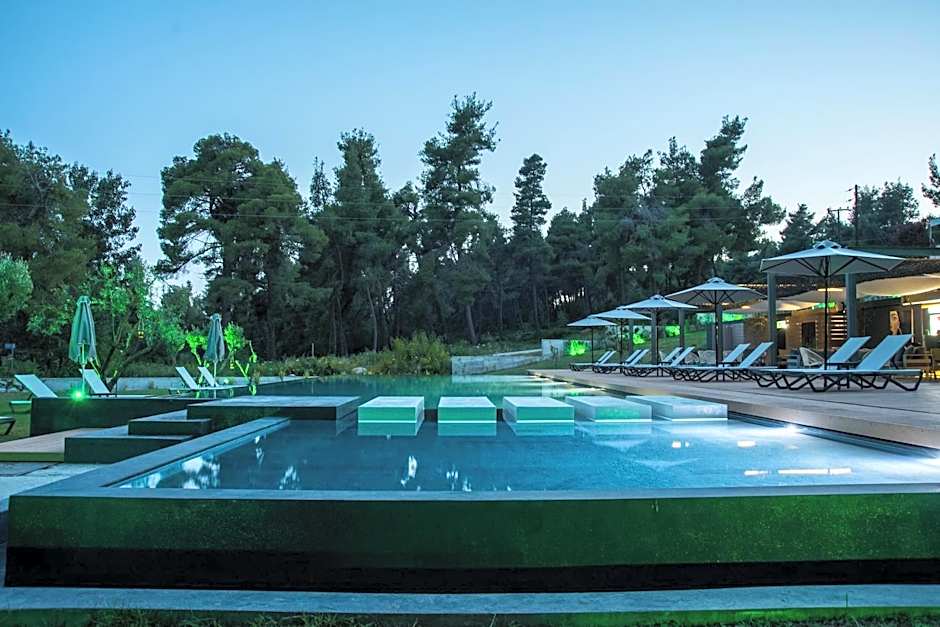 Sani More & Sani Woods