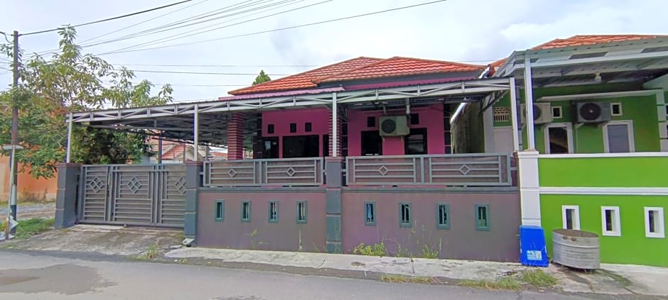 SPOT ON 92466 Adam Kost Syariah