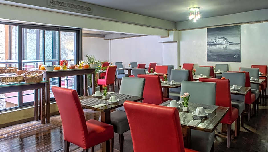 Yaad City Hotel