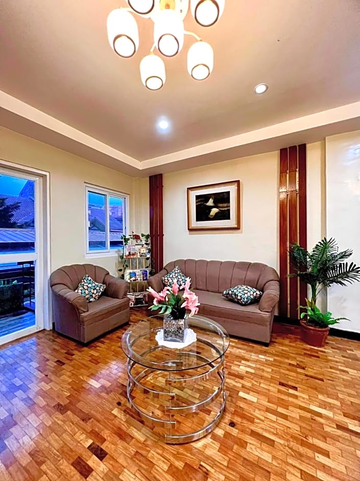 Elliannah Pines Hotel