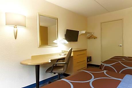 2 Double Beds Business Room Non-Smoking