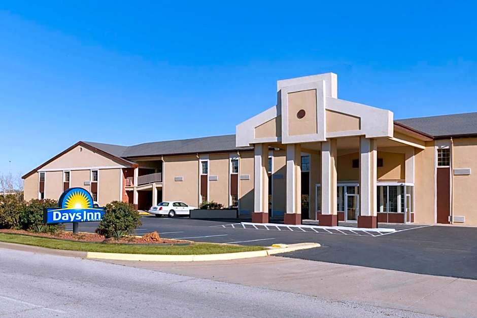 Days Inn by Wyndham Lawton