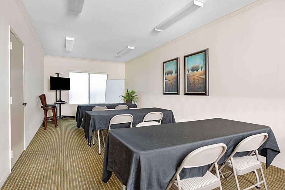 Ramada Limited Bakersfield North