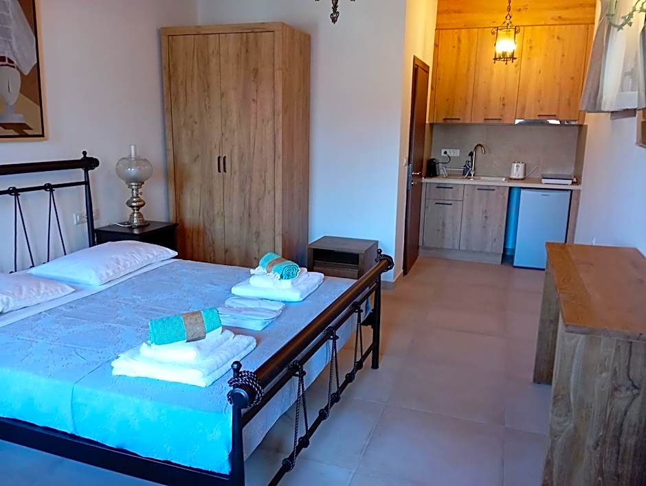 Annousa's House & Studios