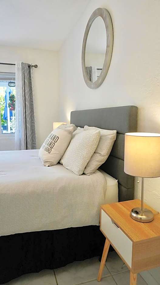 4145 By The Sea Inn & Suites