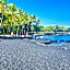 Beachfront 1 Bedroom Condo with Private Beach, Pool, Hot Tub