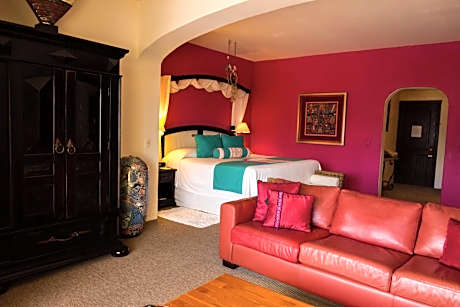 Suite with Lake View
