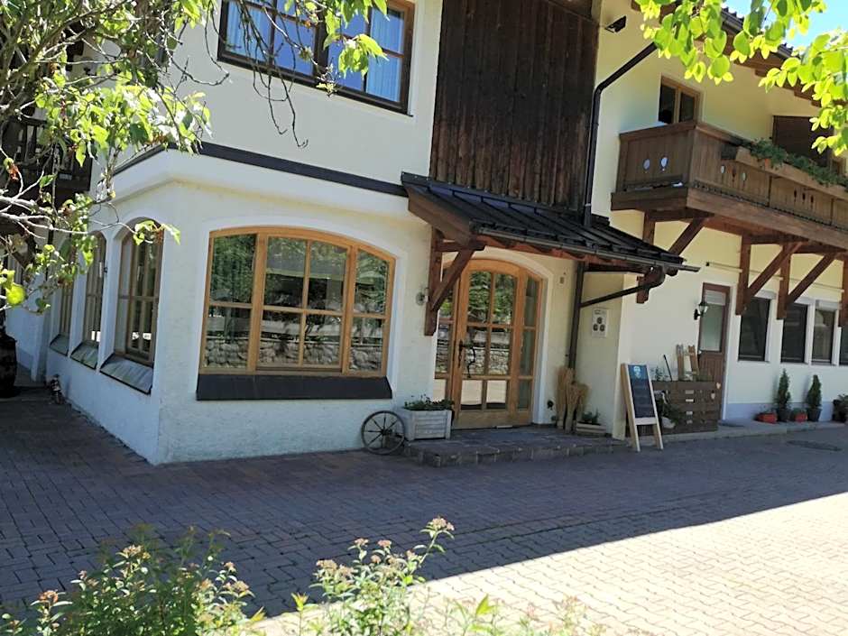 Hotel-Restaurant Zum Hirschhaus Inklusive Chiemgau Karte