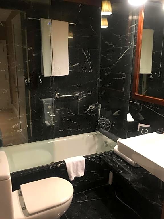 U232 Hotel