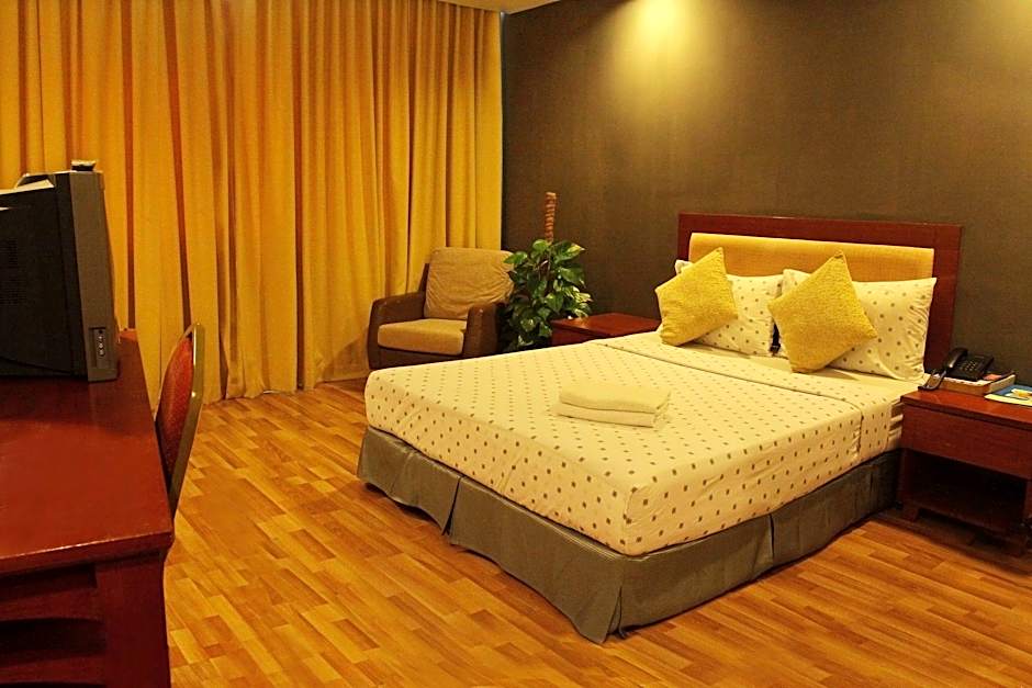 Mayres Hotel