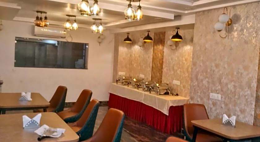 Hotel Aman Residency