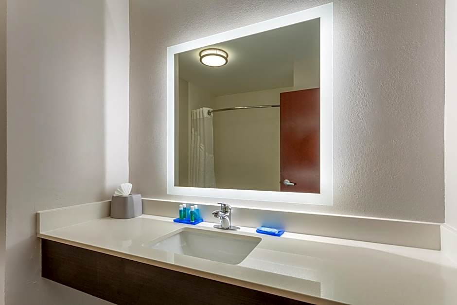 Holiday Inn Express Arrowood By IHG