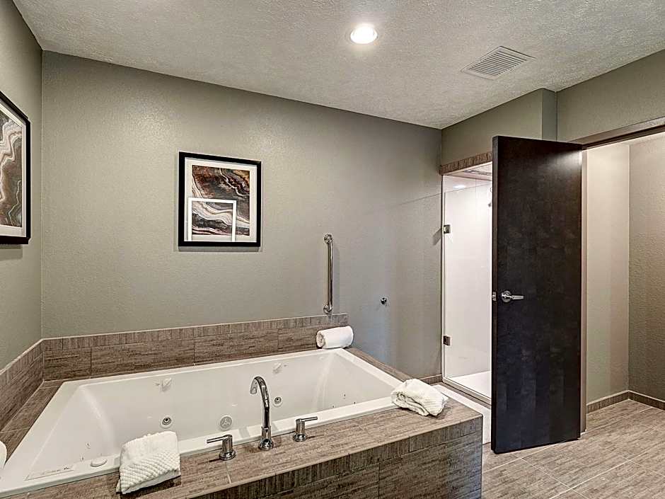 DoubleTree By Hilton Hotel Bloomington