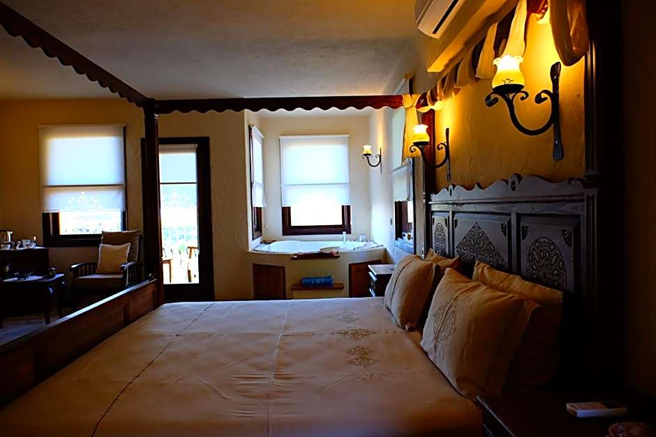 Mandarin & Mango Boutique Hotel