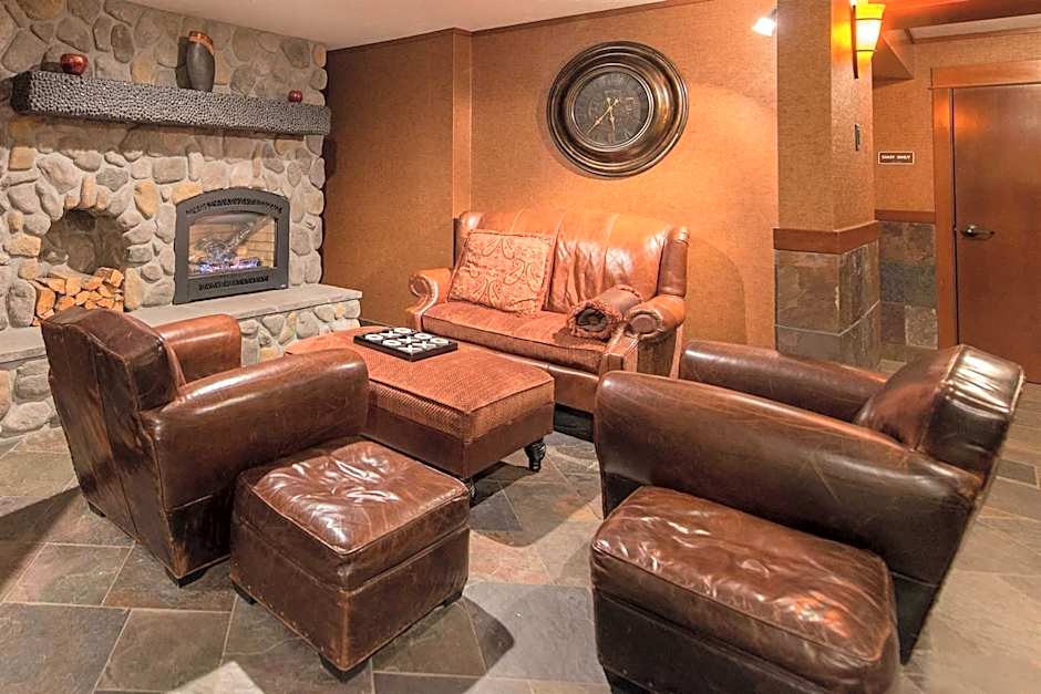 Lloyd Hotel Astoria Bayfront, an Ascend Collection Hotel