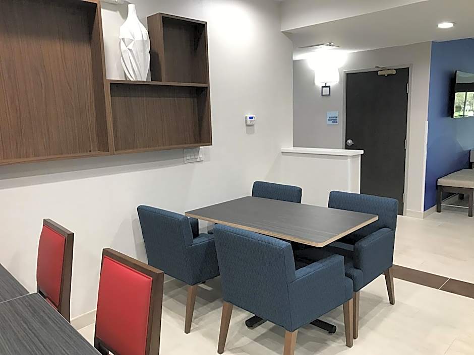 Holiday Inn Express Naples South - I-75 By IHG