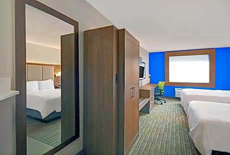 Standard Queen Room with Two Queen Beds