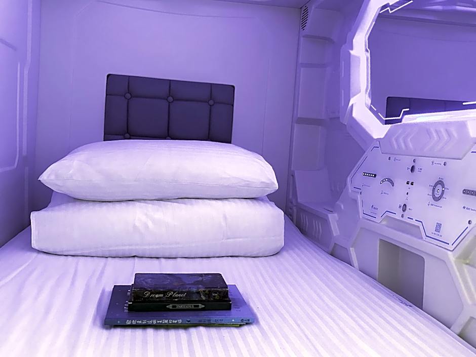 Photo 1 of 4 of Bed in 14 Bed Mixed Dormitory Room