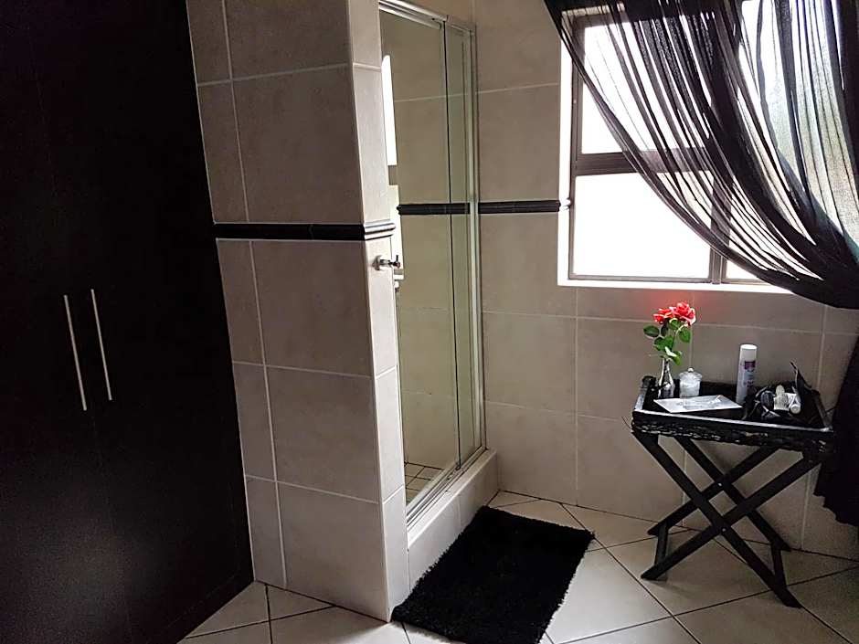 Casa Flora Guesthouse