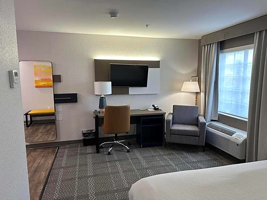 Comfort Inn & Suites Savannah Airport