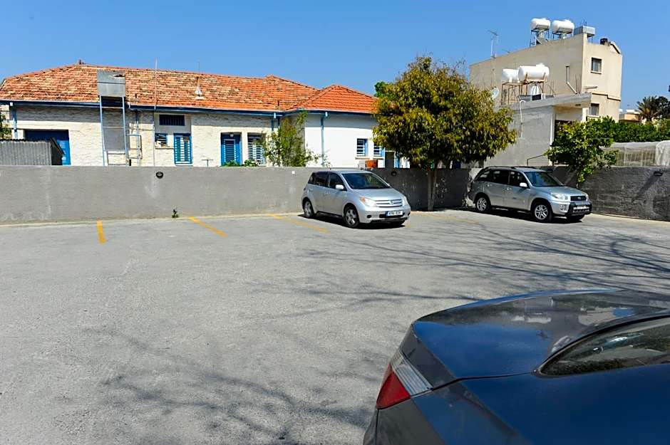 Le Village Hotel