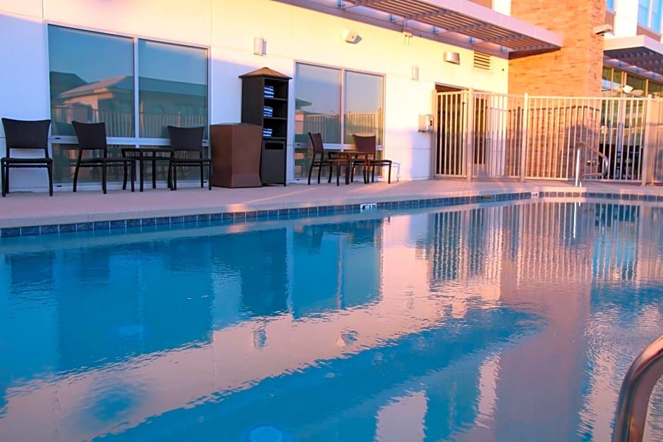 Holiday Inn Express & Suites - Phoenix - Airport North, an IHG Hotel