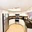 Beach Palms- Unit 102