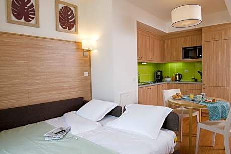 One-Bedroom Apartment (4 Adults)