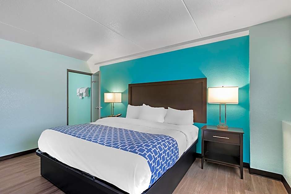 Clarion Inn Des Moines Airport