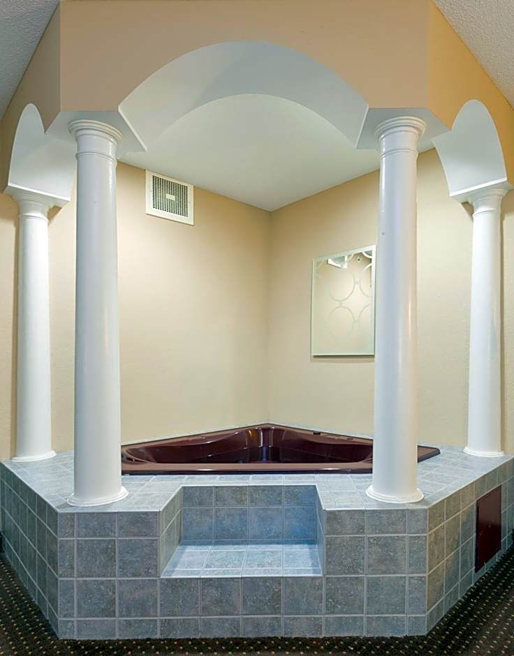 Holiday Inn Express & Suites Ashtabula-Geneva By IHG