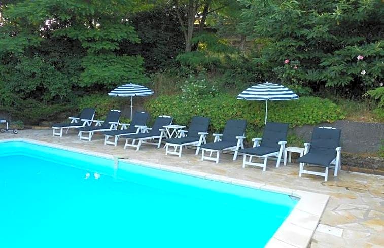 Les Grangeonnes, gîtes nature, piscine, bain nordique, sauna pour accueil familiale ou de groupe