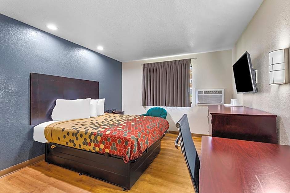 Econo Lodge Akron Copley Northwest