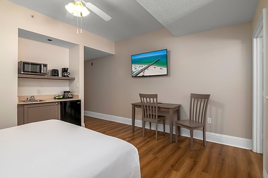 Naples Park Central Hotel